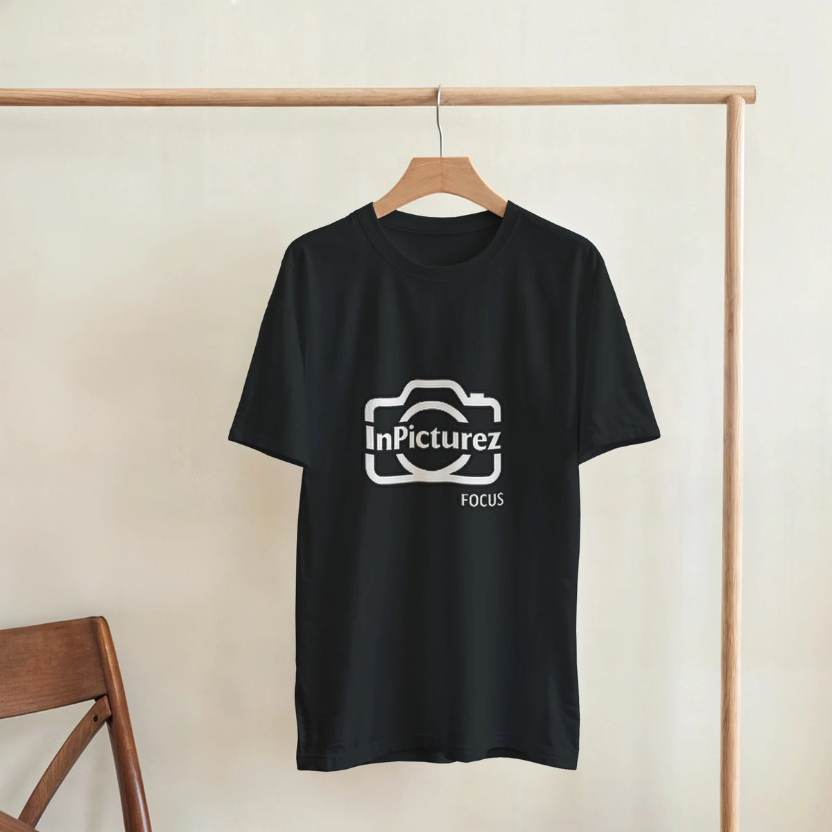 InPicturez 'Focus Camera' Tee